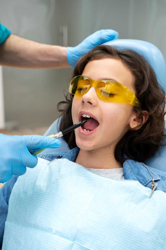 close-up-boy-dentist (1)